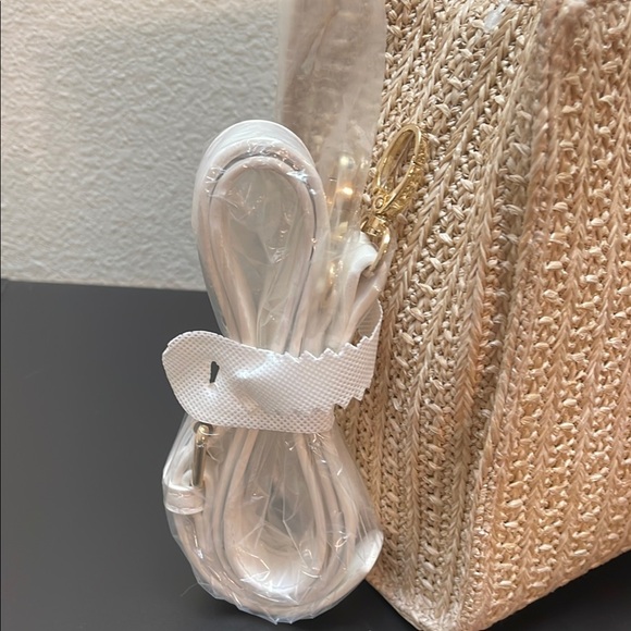 JustFab Tan and White Straw Purse with Structured Design - Picture 9 of 11